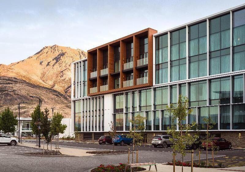 هتل Holiday Inn Queenstown Remarkables Park