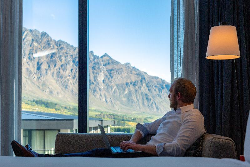 هتل Holiday Inn Queenstown Remarkables Park