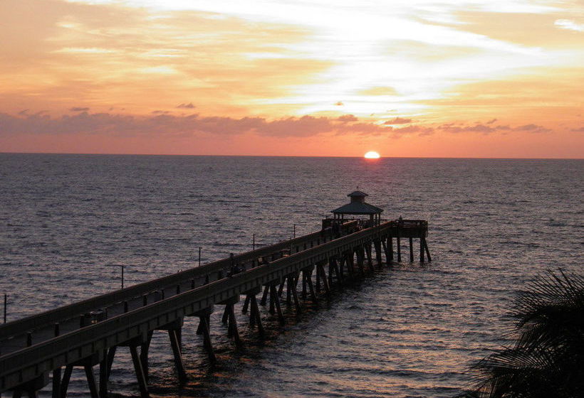 Deerfield Buccaneer Resort Apartments