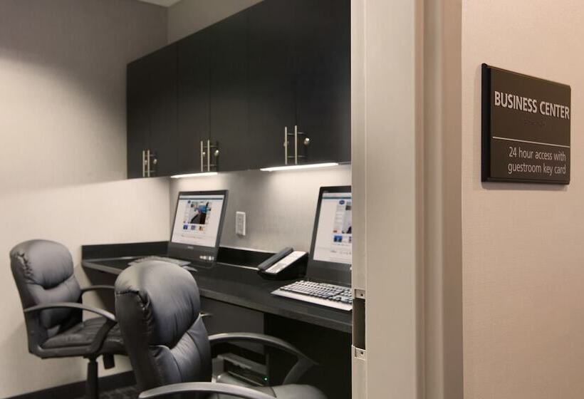 Hampton Inn & Suites Dupont