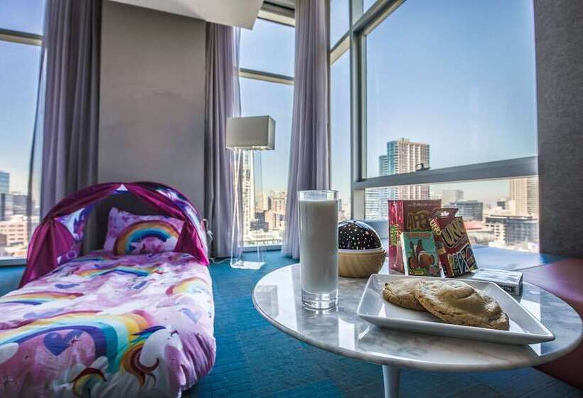 هتل Aloft Chicago Downtown River North