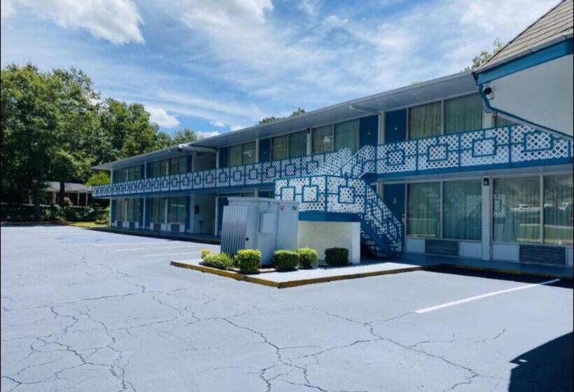 هتل Econo Lodge