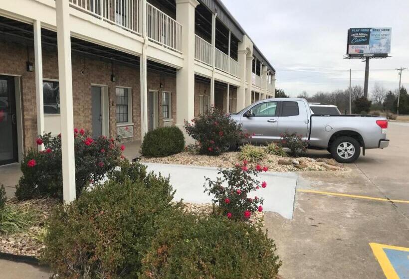 هتل Walnut Inn   Checotah
