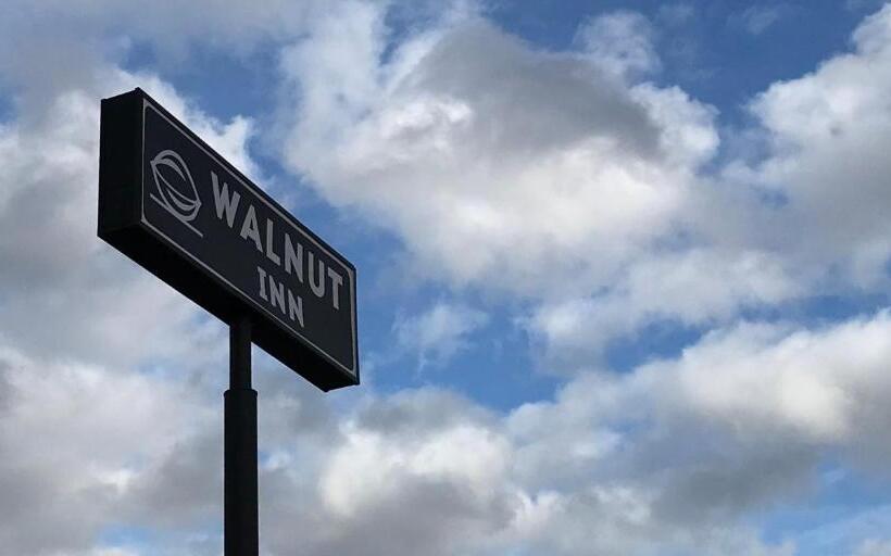 هتل Walnut Inn   Checotah