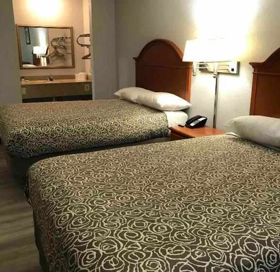 هتل Walnut Inn   Checotah