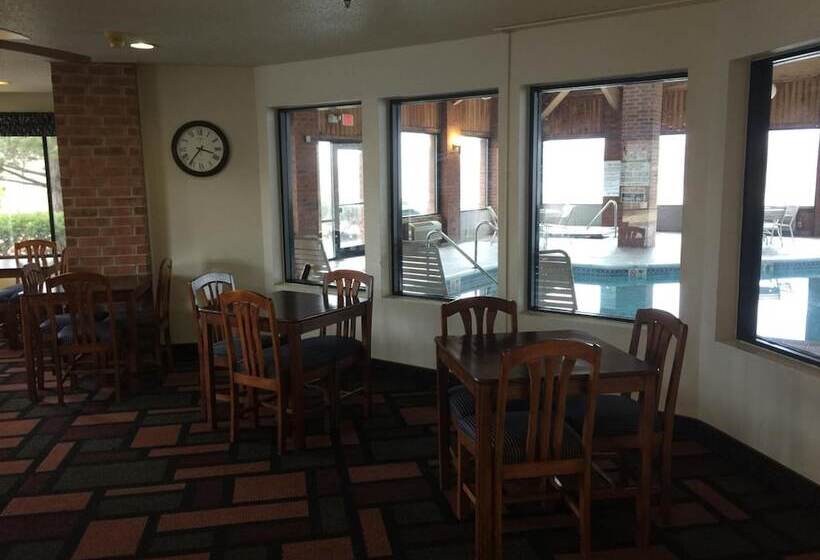 ホテル Amerihost Inn & Suites Fulton