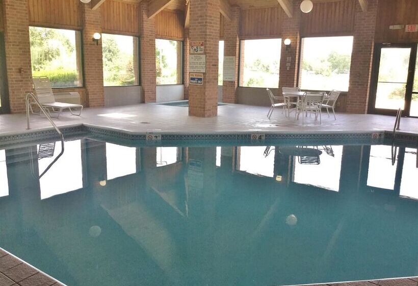 ホテル Amerihost Inn & Suites Fulton