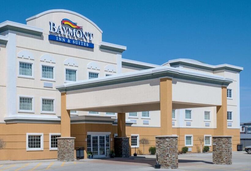 Hotel Baymont By Wyndham Minot