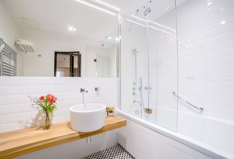 هتل Caro Horoscop