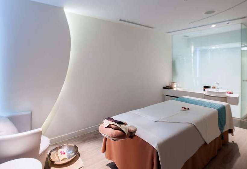 Centara Watergate Pavilion Hotel Bangkok