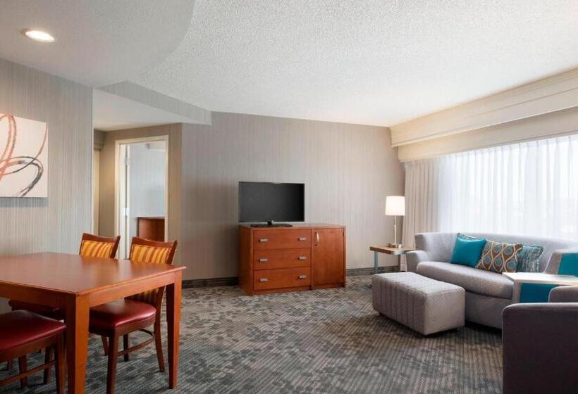 هتل Courtyard By Marriott Fort Smith Downtown