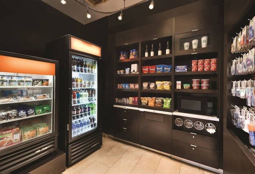 ホテル Courtyard By Marriott Salisbury