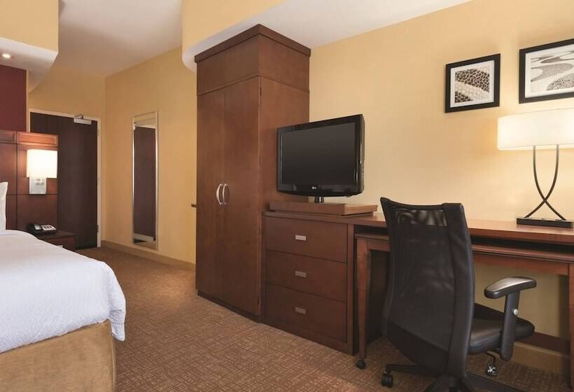 ホテル Courtyard By Marriott Salisbury