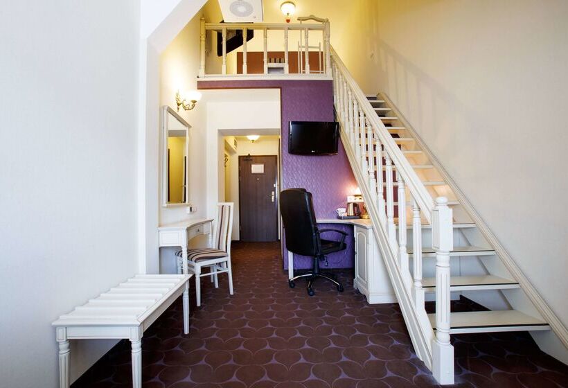 Doubletree By Hilton Hotel Sighisoara   Cavaler