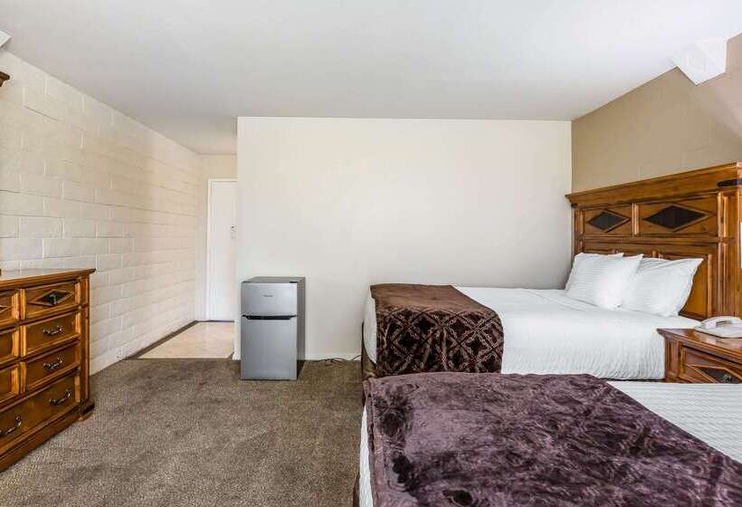 Отель Econo Lodge Lake Elsinore Casino