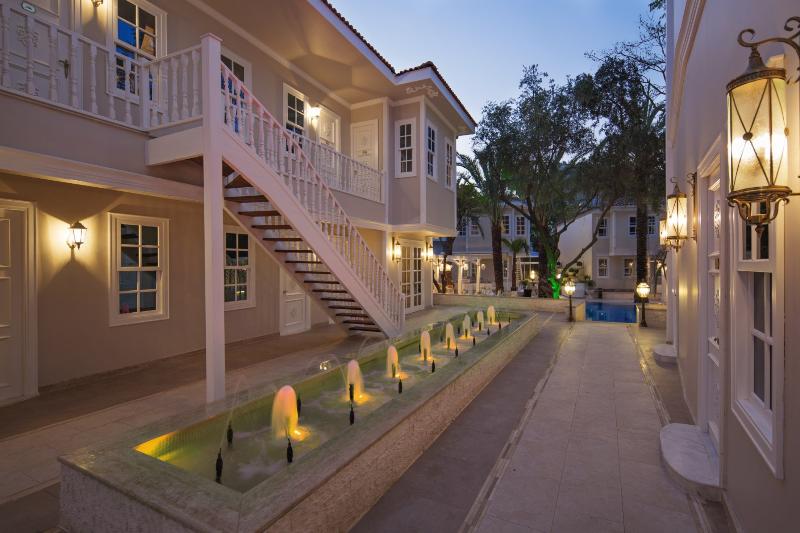 Fotos del hotel Elegance East:  70