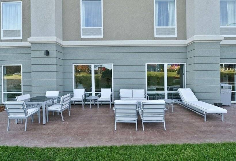 هتل Hampton Inn & Suites Greensboro/coliseum Area