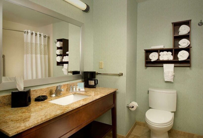 هتل Hampton Inn Uvalde