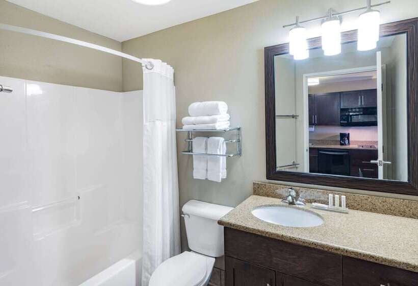 هتل Hawthorn Suites By Wyndham Williston