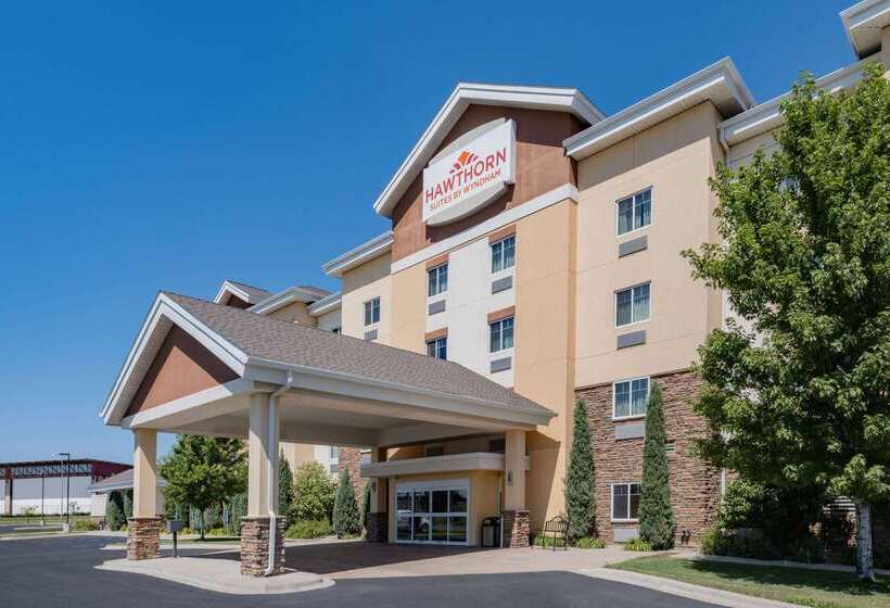 هتل Hawthorn Suites By Wyndham Williston