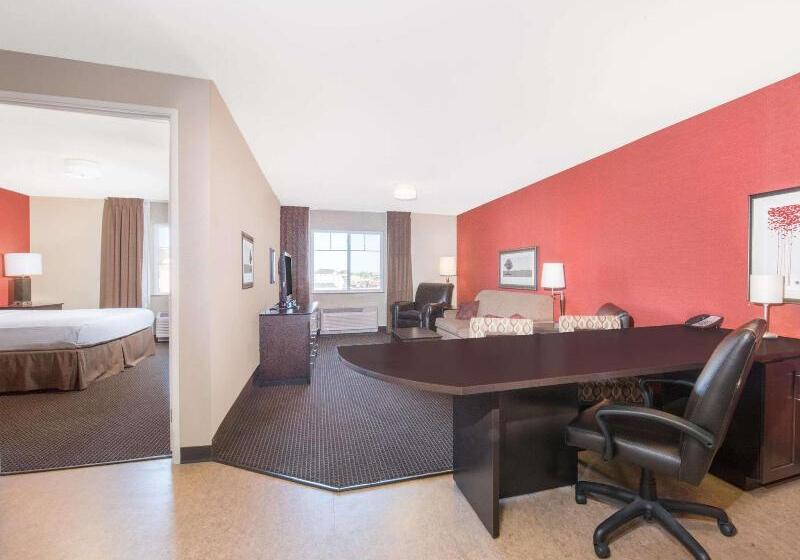 هتل Hawthorn Suites By Wyndham Williston