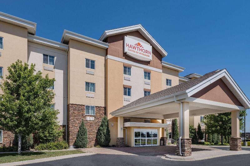 هتل Hawthorn Suites By Wyndham Williston