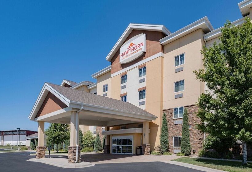 هتل Hawthorn Suites By Wyndham Williston