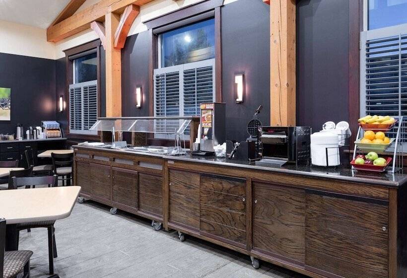 هتل Hawthorn Suites By Wyndham Williston