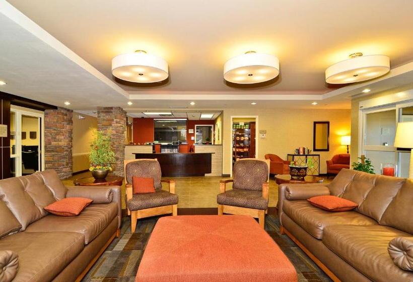 هتل Hawthorn Suites By Wyndham Williston