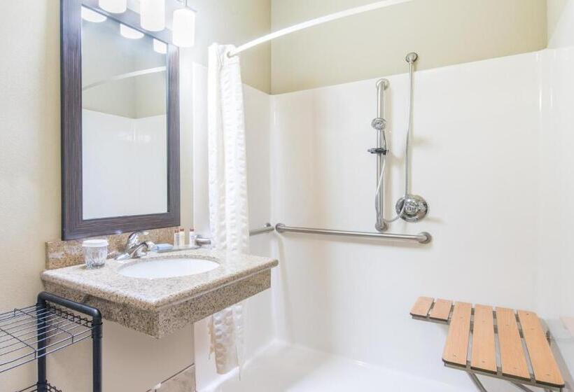 هتل Hawthorn Suites By Wyndham Williston