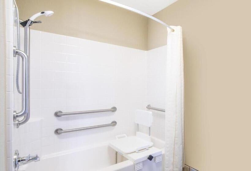 هتل Hawthorn Suites By Wyndham Williston