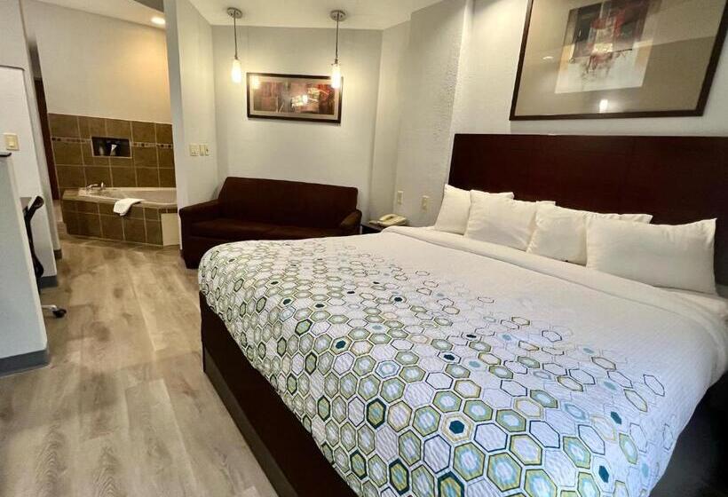 Отель Hometowne Studios & Suites Washington