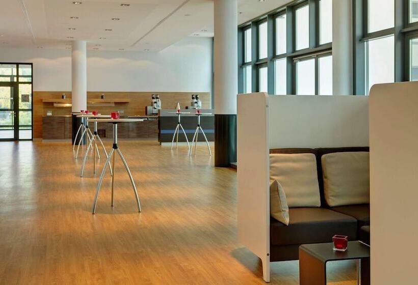 Fotos del hotel Intercity Berlin Hauptbahnhof:  4