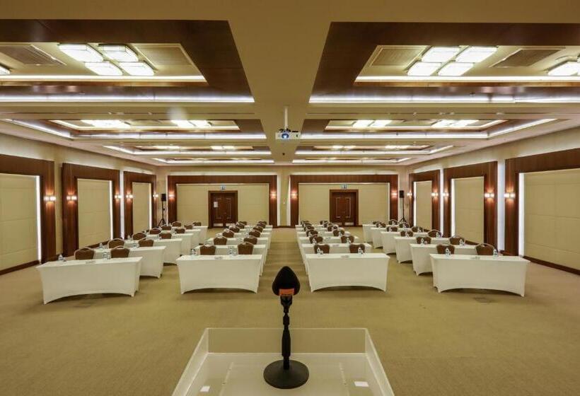 هتل Isg Sabiha Gökçen Airport