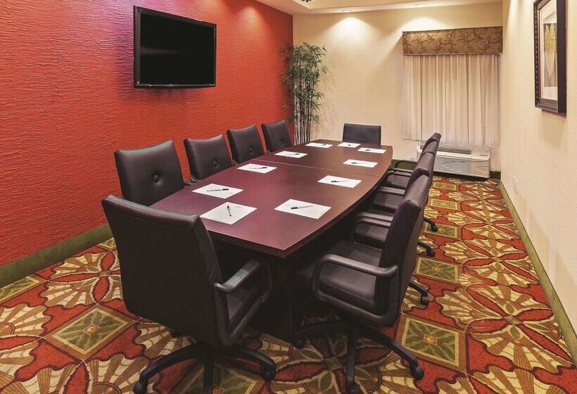 בית מלון כפרי La Quinta Inn & Suites By Wyndham Port Arthur