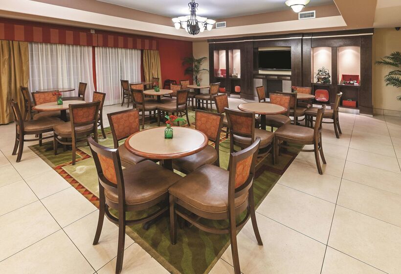 בית מלון כפרי La Quinta Inn & Suites By Wyndham Port Arthur