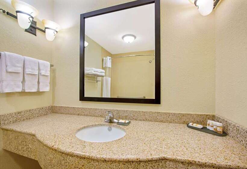 בית מלון כפרי La Quinta Inn & Suites By Wyndham Port Arthur