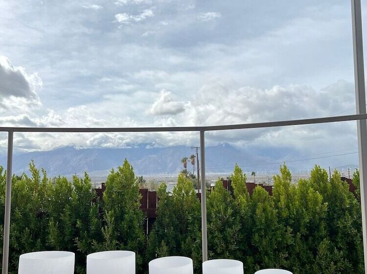 Miracle Manor Boutique Hotel & Spa