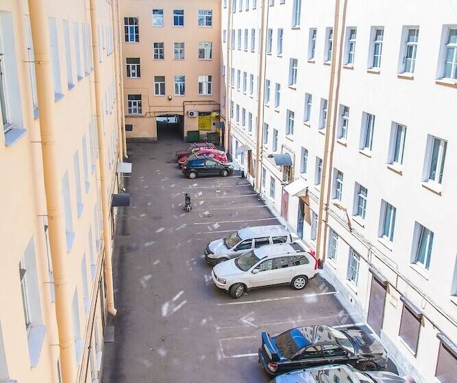 هتل Nevsky Bereg 93