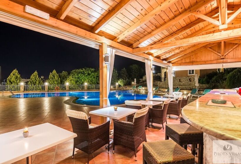 Fotos del hotel Pilot's Villas Luxury Suites:  11