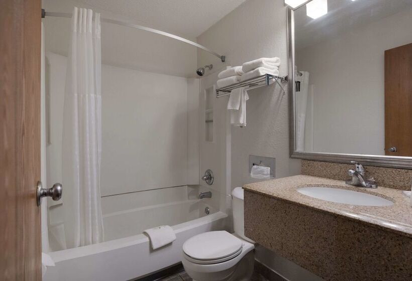 هتل Quality Inn Hall Of Fame