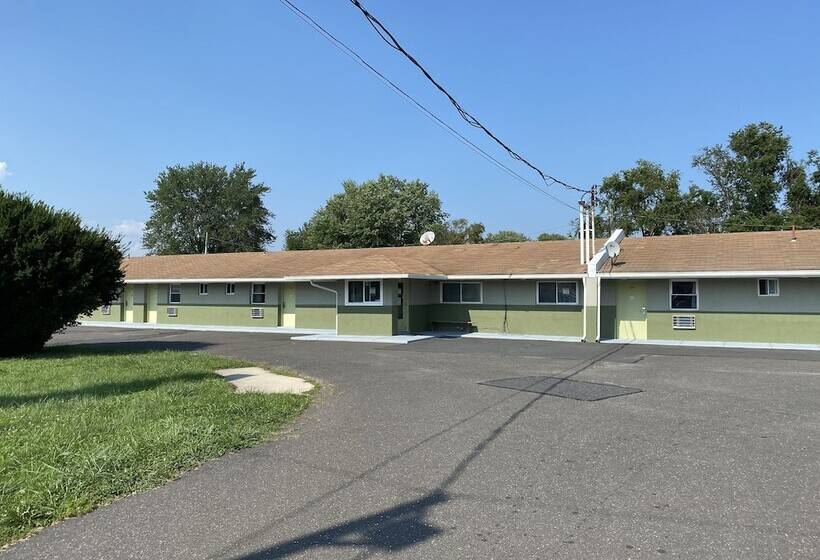 בית מלון כפרי Red Carpet Inn & Suites Wrightstown