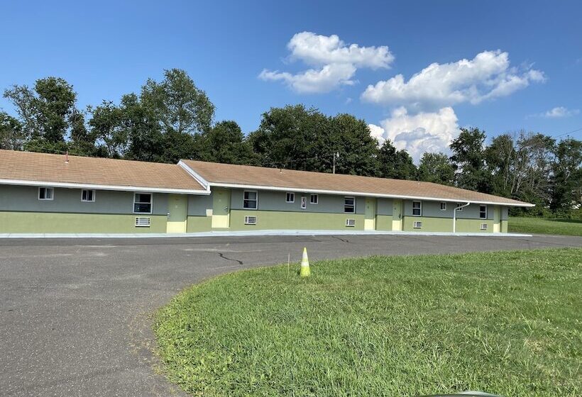 בית מלון כפרי Red Carpet Inn & Suites Wrightstown