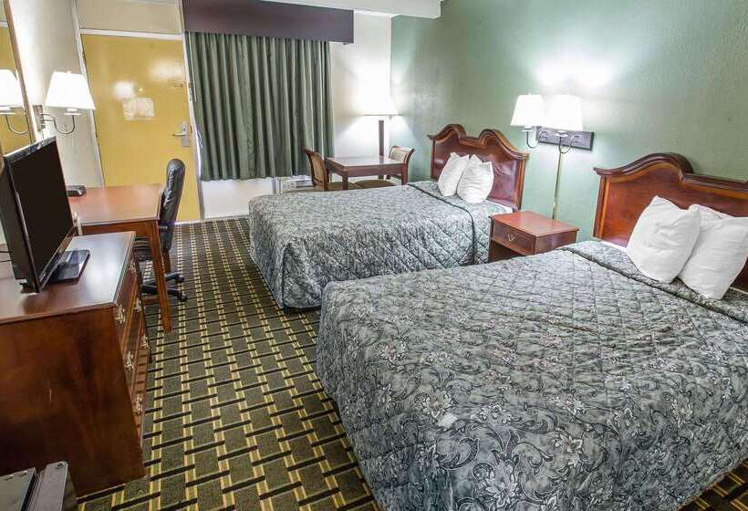 בית מלון כפרי Rodeway Inn