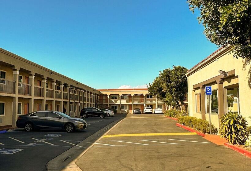 Отель Rodeway Inn South Gate  Los Angeles South