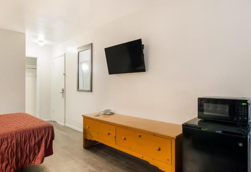 בית מלון כפרי Rodeway Inn & Suites Sidney Historic Downtown I80