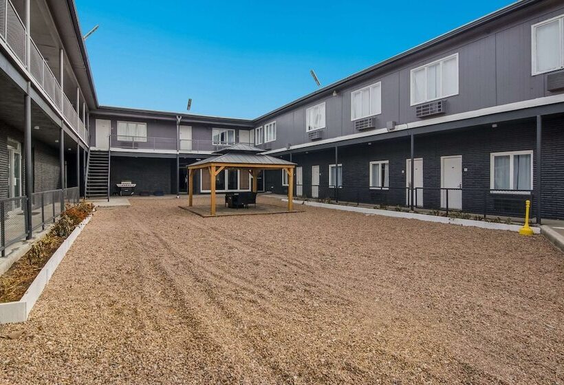 בית מלון כפרי Rodeway Inn & Suites Sidney Historic Downtown I80