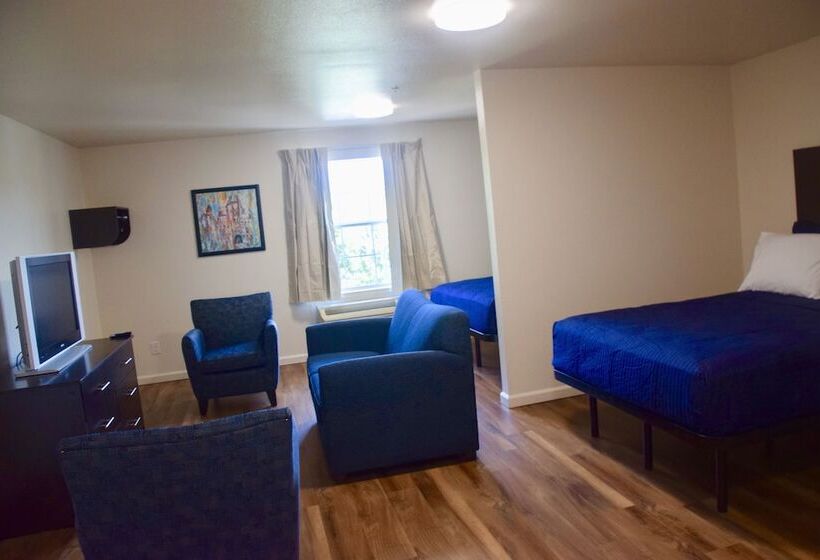 בית מלון כפרי Stay Plus Extended Stay Suites