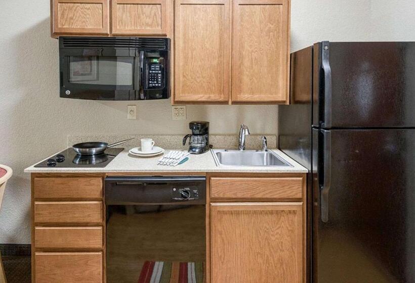 هتل Suburban Studios Morgantown