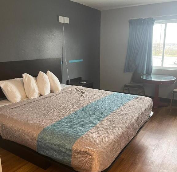 هتل Troy Inn And Suites